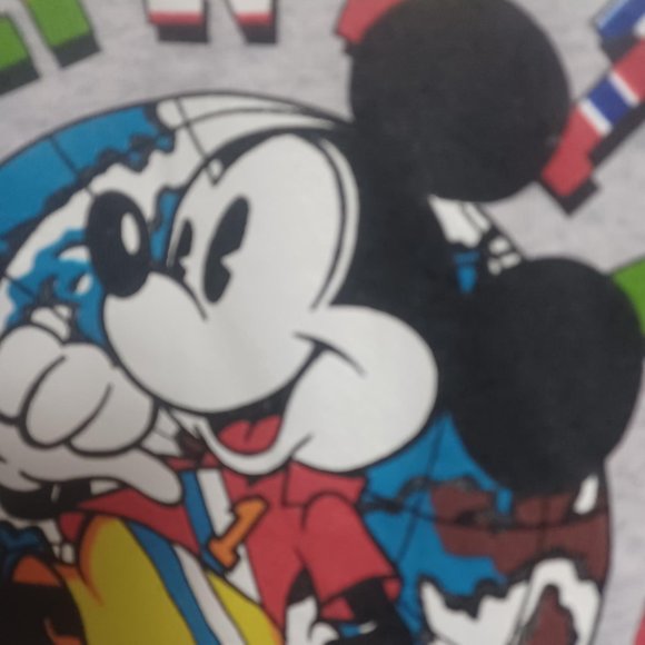 Vintage 90's Mickey Mouse International Soccer Themed Sweatshirt Large - Picture 4 of 7